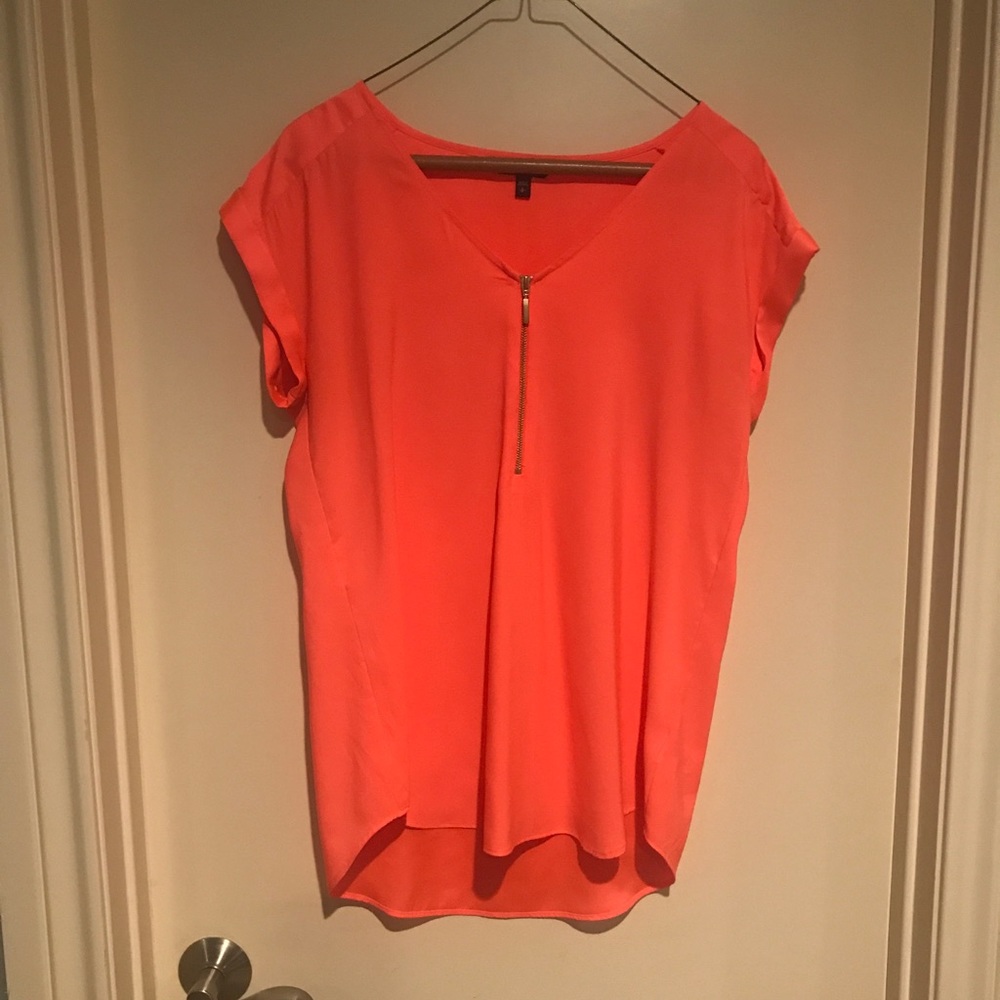 Express neon coral vneck